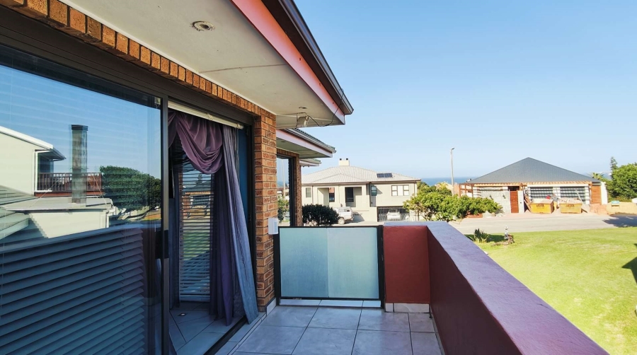 7 Bedroom Property for Sale in Bayview Western Cape